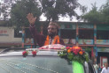 বর্ণিল আয়োজনে প্রধান শিক্ষকের রাজকীয় বিদায়, কান্নায় ভাসলেন শিক্ষক-শিক্ষার্থী